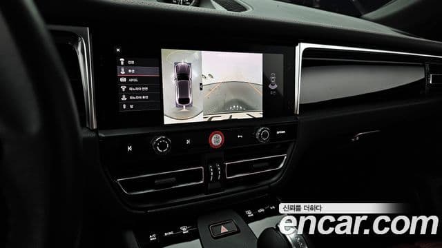 Porsche Macan 95B, 2022 15