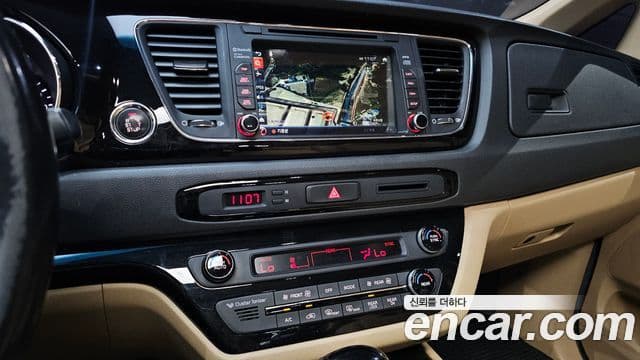 Kia All New Carnival VIP, 2016 17