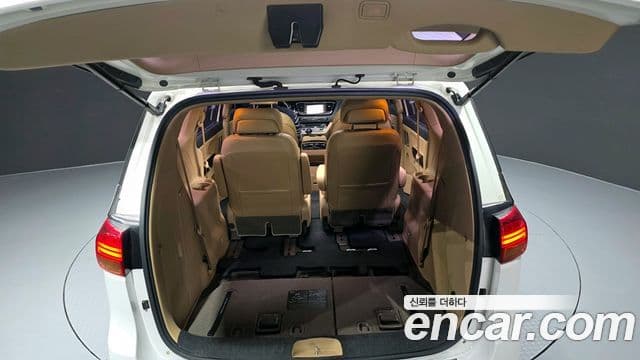 Kia All New Carnival VIP, 2016 20