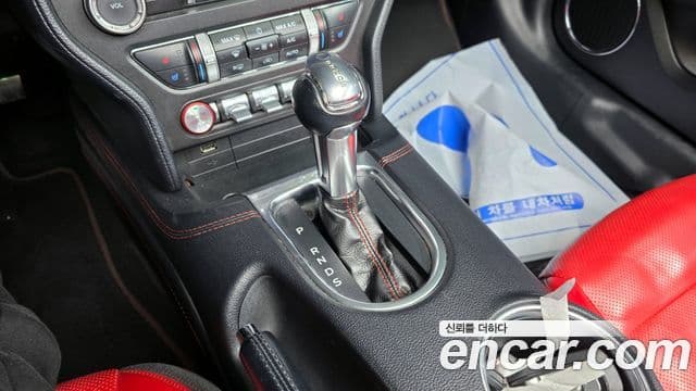 Ford Mustang кабриолет, 2021 9