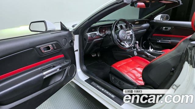 Ford Mustang кабриолет, 2021 10