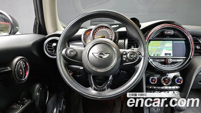 Mini Cooper SD 3세대, 2016 13