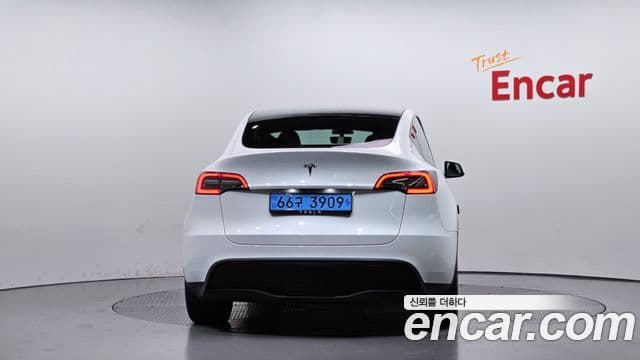 Tesla модель Y, 2024 4