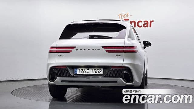 Genesis GV70, 2021 4