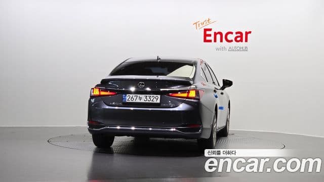 Lexus ES300h 7세대 Executive, 2024 4