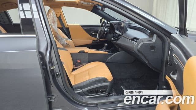 Lexus ES300h 7세대 Executive, 2024 11