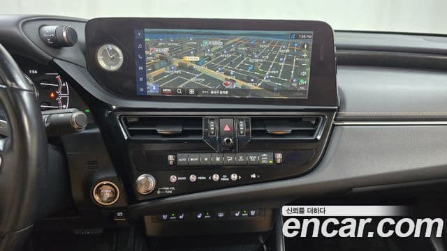 Lexus ES300h 7세대 Executive, 2024 14