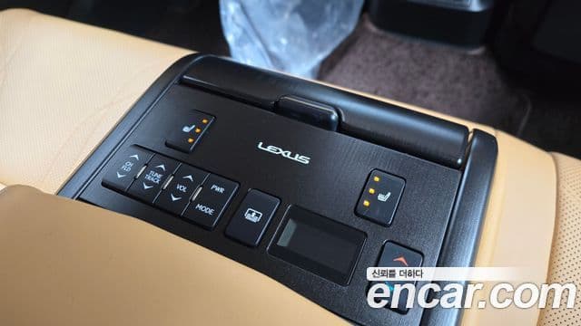 Lexus ES300h 7세대 Executive, 2024 18