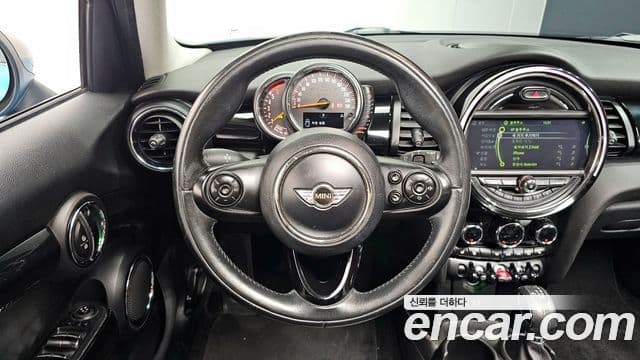 Mini Cooper D 3세대, 2015 13