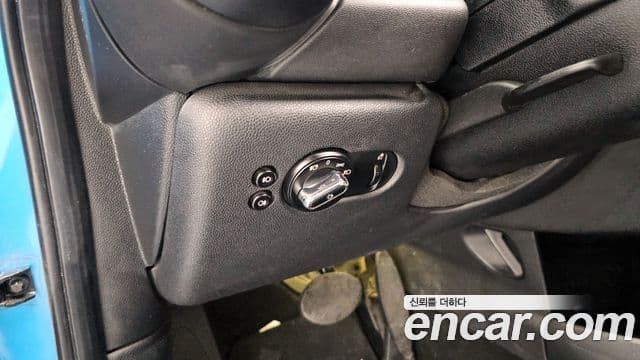 Mini Cooper D 3세대, 2015 17