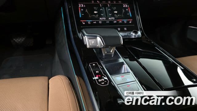 Audi A8 (D5) 55 TFSI Quattro LWB, 2021 9