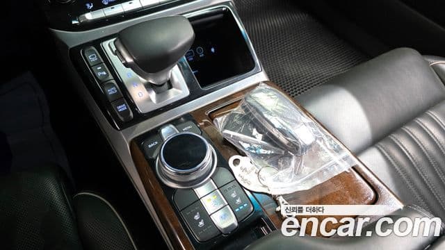 Genesis EQ900 Prestige, 2018 9