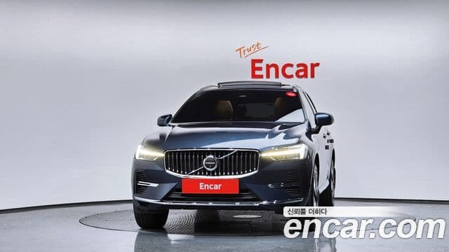 Volvo XC60 2세대 T8 Ultra Bright, 2025 3