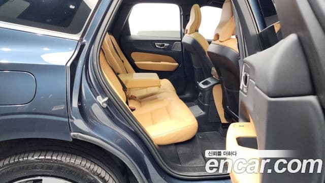 Volvo XC60 2세대 T8 Ultra Bright, 2025 12