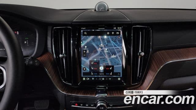 Volvo XC60 2세대 T8 Ultra Bright, 2025 15
