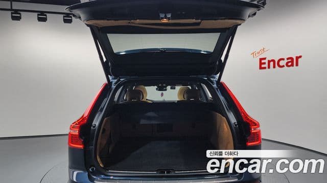 Volvo XC60 2세대 T8 Ultra Bright, 2025 20