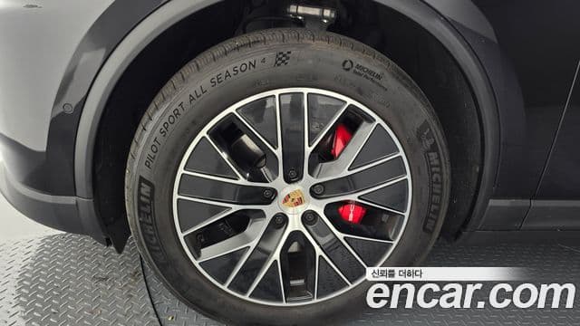 Porsche Macan EV 4S, 2025 все фото