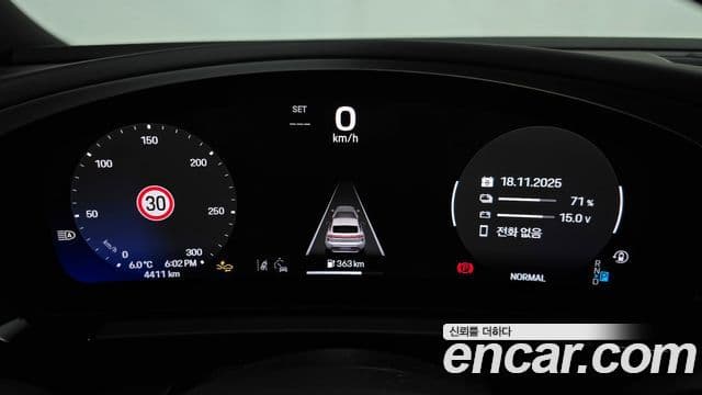 Porsche Macan EV 4S, 2025 8