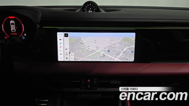 Porsche Macan EV 4S, 2025 14