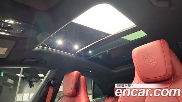 Porsche Macan EV 4S, 2025 19