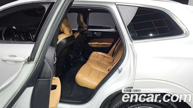 Volvo XC60 2세대 D5 Inscription, 2019 11