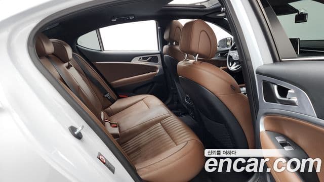 Genesis G70 Elite, 2019 12