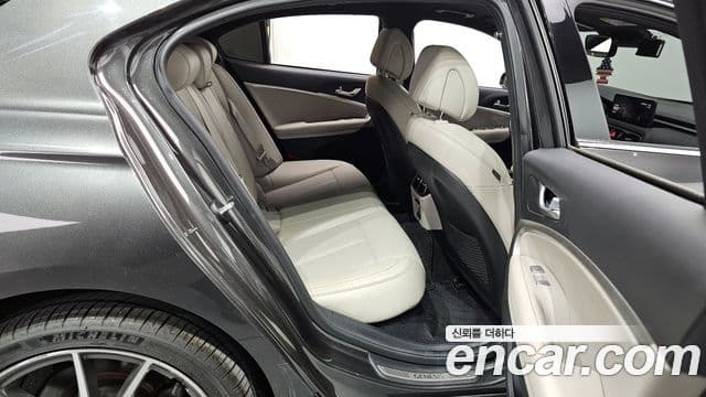 Genesis The / новый New G70 슈팅브레이크, 2023 12