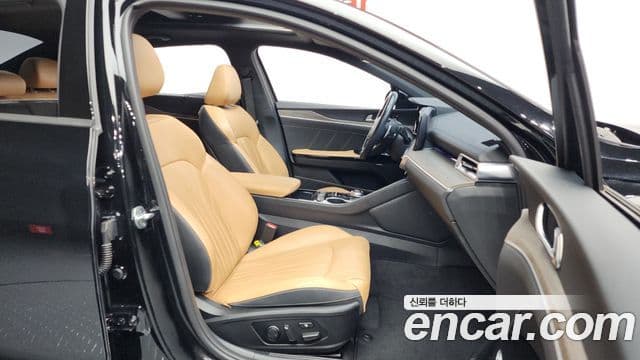 Kia K5 3세대 Signature, 2021 11