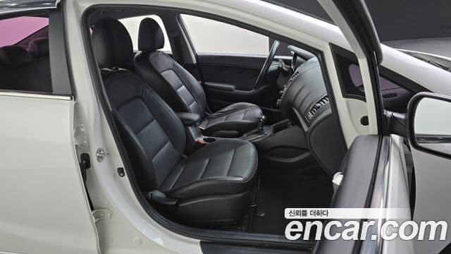 Kia K3 Trendy, 2015 12