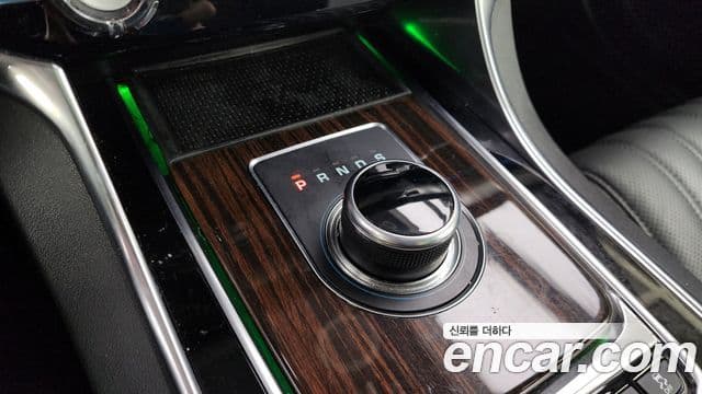 Jaguar XF (X260) 25t Portfolio, 2019 9