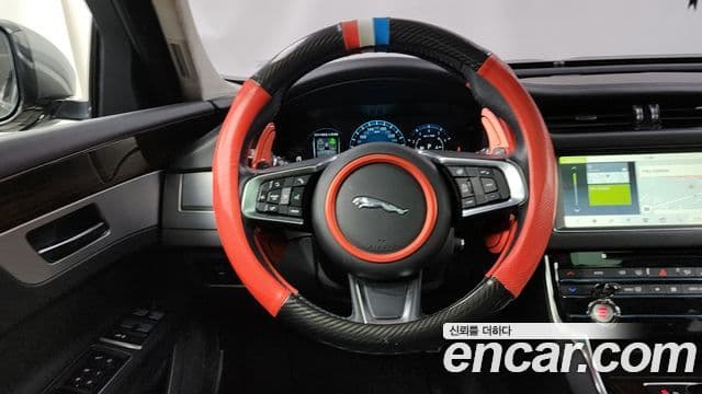 Jaguar XF (X260) 25t Portfolio, 2019 13