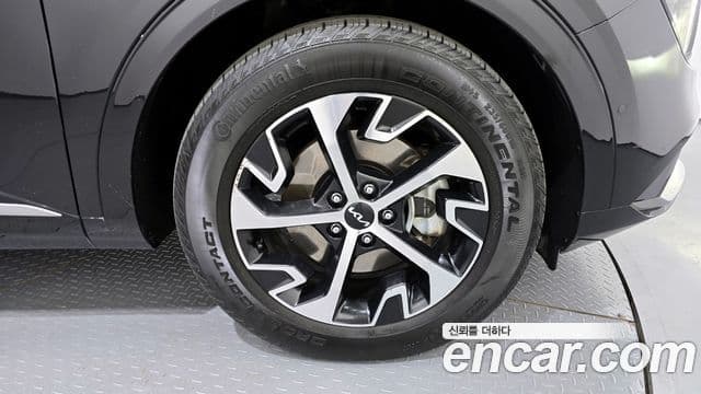 Kia Sportage 5세대 гибрид Signature 2WD, 2023 все фото