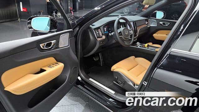 Volvo XC60 2세대 B5 Inscription, 2022 11