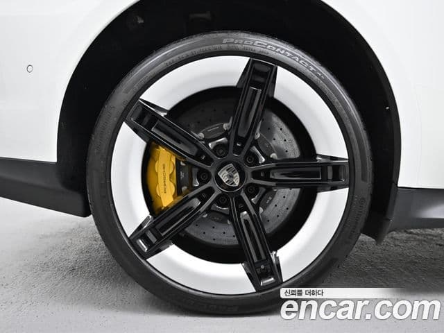 Porsche 타이칸 турбо S, 2025 все фото