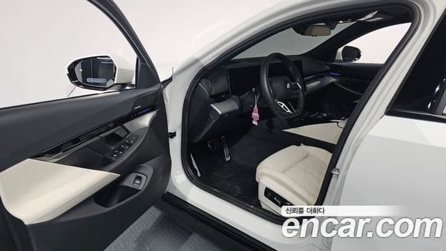 BMW 5시리즈 (G60) 520i M Sport, 2024 10