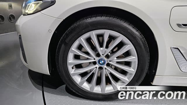 BMW 5시리즈 (G30) Luxury, 2022 все фото
