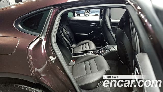 Porsche Panamera (971), 2020 11