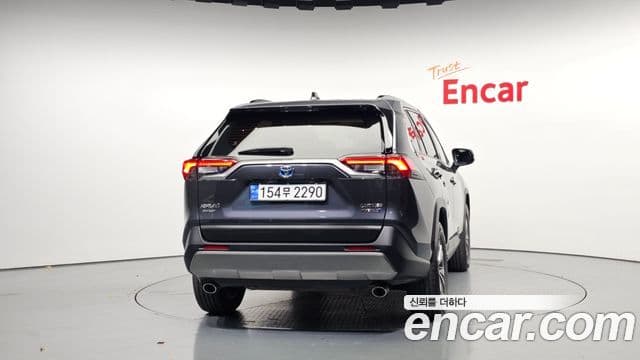 Toyota RAV4 5세대 2.5 4WD гибрид LTD, 2023 4