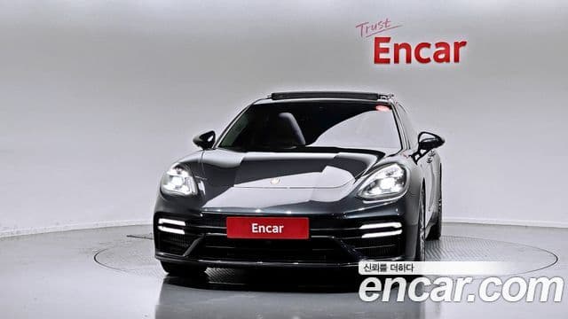 Porsche Panamera (971), 2021 3