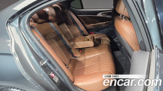 Genesis G70 Elite, 2019 12