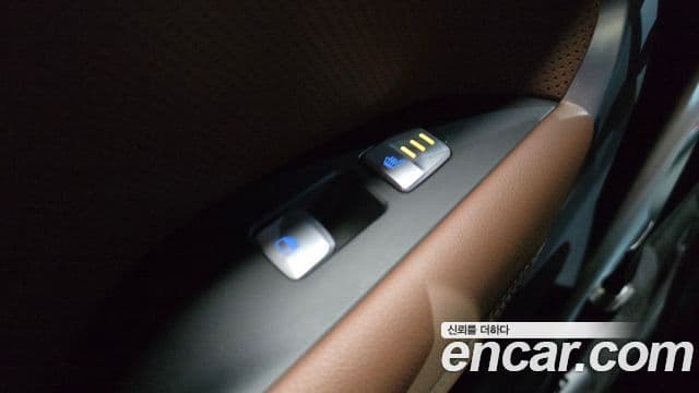 Genesis G70 Elite, 2019 18