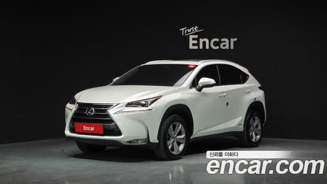 Lexus NX300h Executive, 2015 1