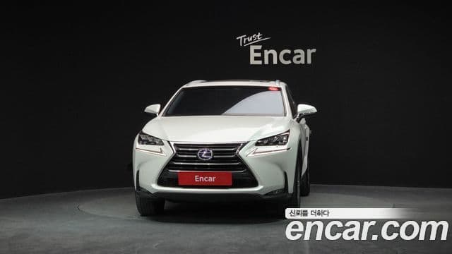 Lexus NX300h Executive, 2015 3