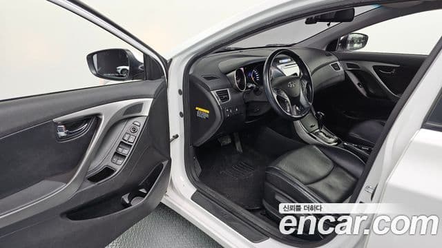 Hyundai Avante MD Modern, 2013 10