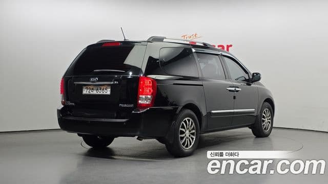 Kia Carnival R President, 2013 2