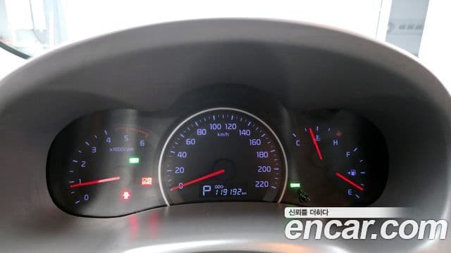 Kia Carnival R President, 2013 8