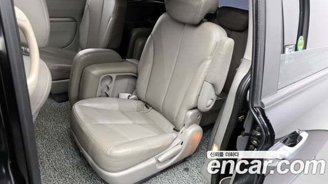 Kia Carnival R President, 2013 11