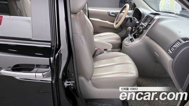 Kia Carnival R President, 2013 12