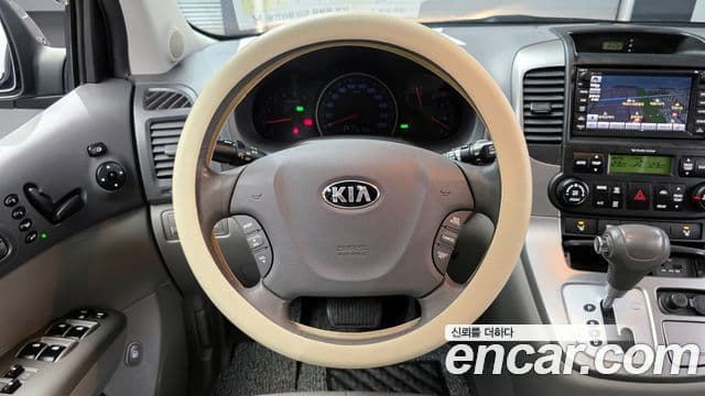 Kia Carnival R President, 2013 13