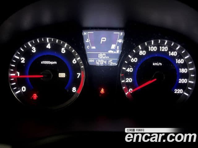 Hyundai Accent(новый кузов / новое поколение) Premier, 2011 9